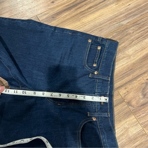 J. Crew High-rise '90s classic straight-fit jean in Rinse wash - Picture 12 of 14
